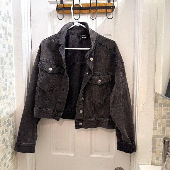 Gray distressed denim jacket - Picture 1 of 8